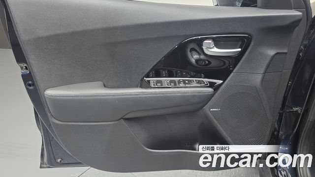 Kia Niro EV Prestige 2021 — фото 24