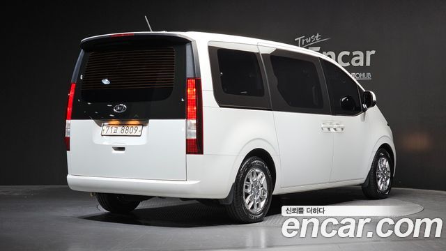 Hyundai Staria Tourer 11-Seater Modern 2022 — фото 2