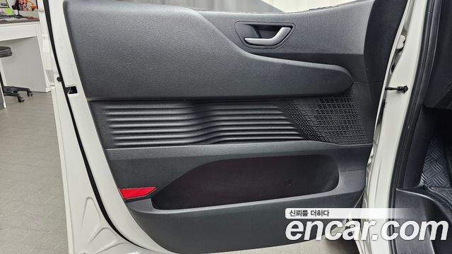 Hyundai Staria Tourer 11-Seater Modern 2022 — фото 24