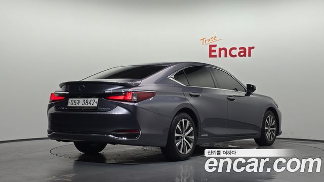 Lexus ES300h (VII) Supreme 2019 — фото 2