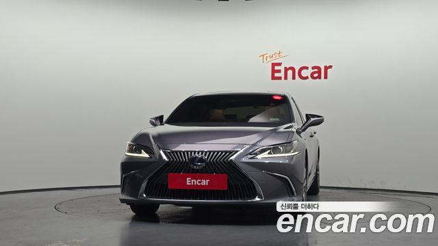 Lexus ES300h (VII) Supreme 2019 — фото 3