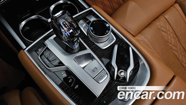 BMW 7 Series (G11) 730Ld xDrive M Sport 2017 — фото 9