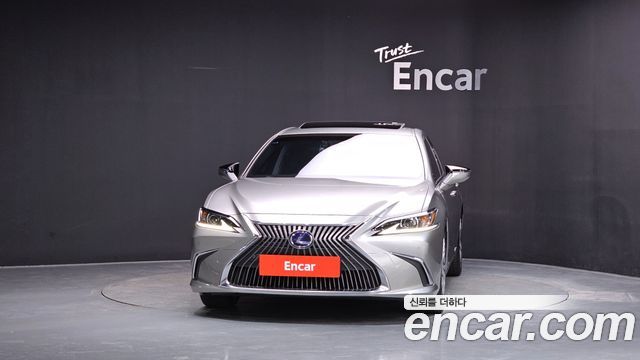 Lexus ES300h (VII) Executive 2019 — фото 3
