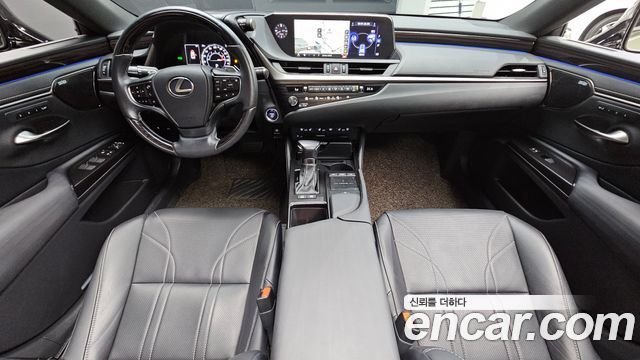 Lexus ES300h (VII) Executive 2019 — фото 7