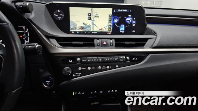 Lexus ES300h (VII) Executive 2019 — фото 13
