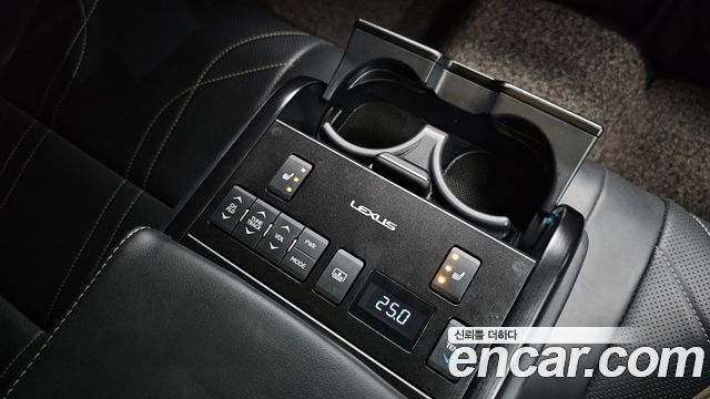 Lexus ES300h (VII) Executive 2019 — фото 17