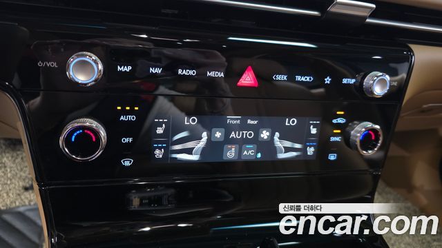 Genesis G80 (RG3) Gasoline 2.5 Turbo 2WD 2025 — фото 17
