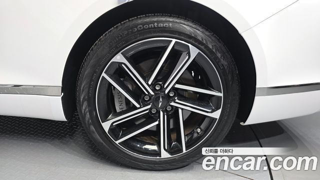 Genesis G80 (RG3) Gasoline 2.5 Turbo 2WD 2025 — фото 21