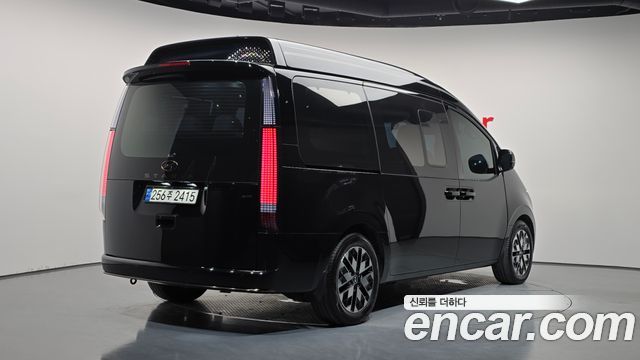 Hyundai Staria 4WD Lounge 9-Seater Limousine 2023 — фото 2