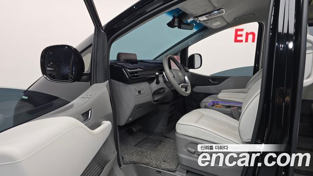 Hyundai Staria 4WD Lounge 9-Seater Limousine 2023 — фото 10