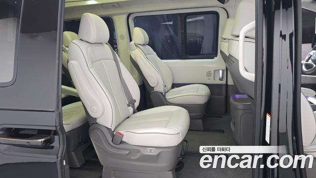 Hyundai Staria 4WD Lounge 9-Seater Limousine 2023 — фото 11