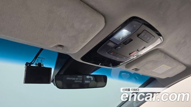 Hyundai Staria 4WD Lounge 9-Seater Limousine 2023 — фото 15