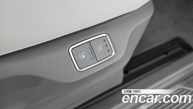 Hyundai Staria 4WD Lounge 9-Seater Limousine 2023 — фото 18