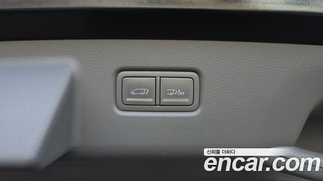 Hyundai Staria 4WD Lounge 9-Seater Limousine 2023 — фото 20