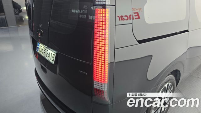 Hyundai Staria 4WD Lounge 9-Seater Limousine 2023 — фото 23