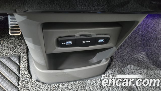 Hyundai Staria 4WD Lounge 9-Seater Limousine 2023 — фото 31
