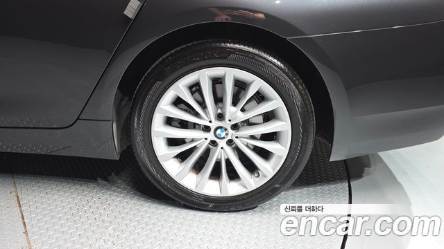 BMW 5 Series (G30) 530e Luxury 2021 — фото 21