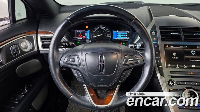 Lincoln MKZ Hybrid 2nd 2017 — фото 13