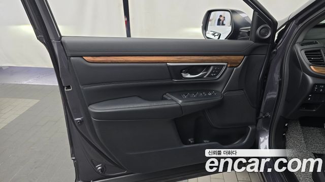 Honda CR-V (V) 2.0 Hybrid Touring 4WD 2022 — фото 24