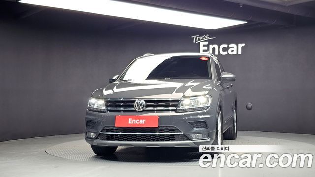 Volkswagen Tiguan (II) 2.0 TDI Premium 2018 — фото 3