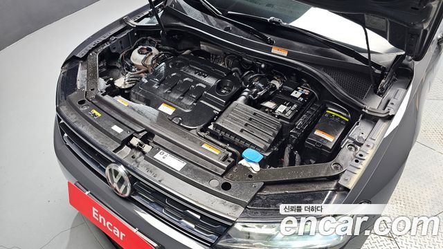 Volkswagen Tiguan (II) 2.0 TDI Premium 2018 — фото 6