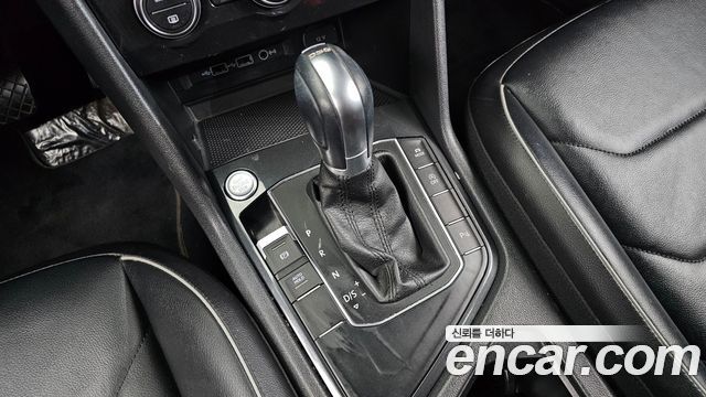 Volkswagen Tiguan (II) 2.0 TDI Premium 2018 — фото 9