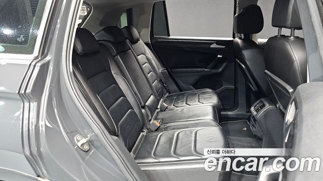 Volkswagen Tiguan (II) 2.0 TDI Premium 2018 — фото 16