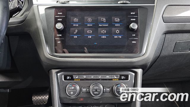 Volkswagen Tiguan (II) 2.0 TDI Premium 2018 — фото 18