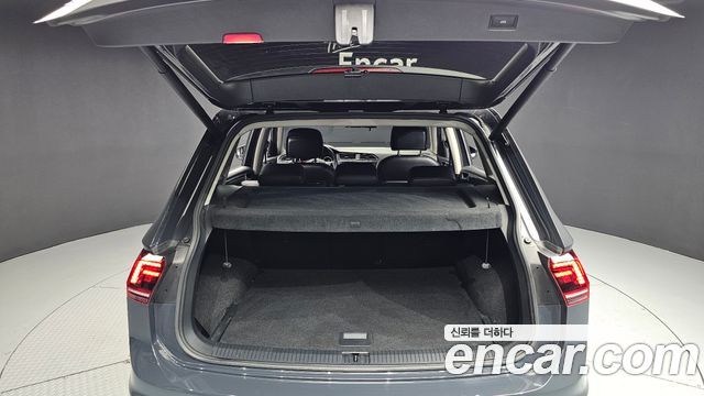 Volkswagen Tiguan (II) 2.0 TDI Premium 2018 — фото 24