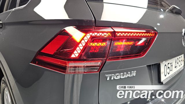 Volkswagen Tiguan (II) 2.0 TDI Premium 2018 — фото 29