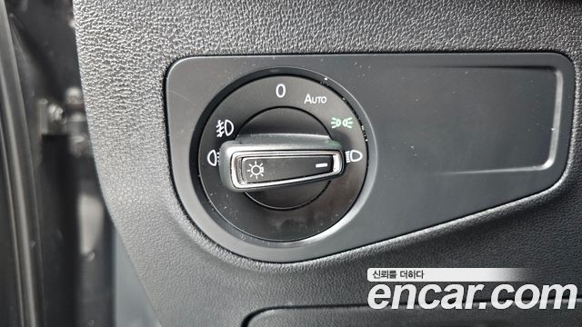 Volkswagen Tiguan (II) 2.0 TDI Premium 2018 — фото 38