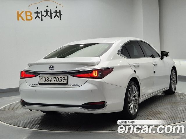 Lexus ES300h (VII) Executive 2020 — фото 3