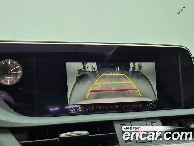 Lexus ES300h (VII) Executive 2020 — фото 16
