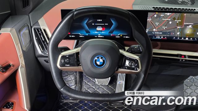 BMW iX xDrive M60 2024 — фото 17