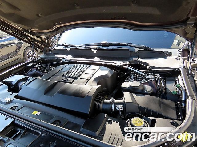 Land Rover Range Rover (IV) 5.0 SC Vogue SE LWB 2018 — фото 6