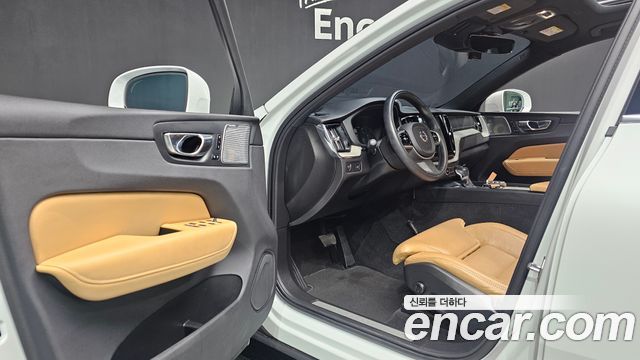 Volvo XC60 (II) D5 Inscription 2020 — фото 10
