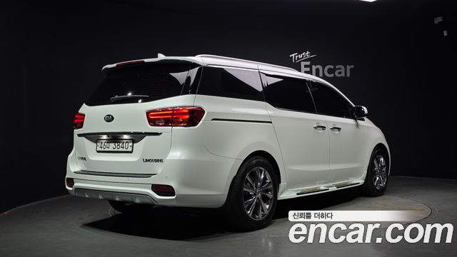 Kia Carnival Gasoline 7-Seater Limousine President 2019 — фото 2