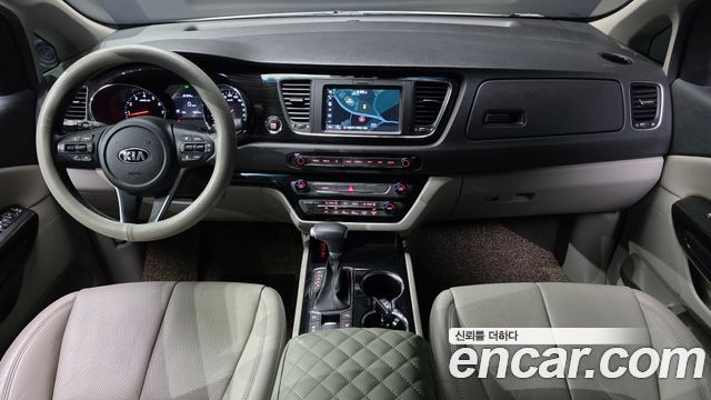 Kia Carnival Gasoline 7-Seater Limousine President 2019 — фото 7