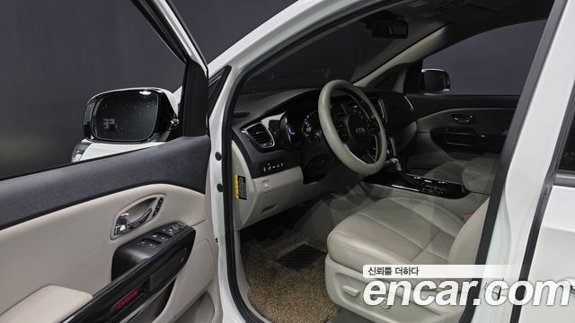 Kia Carnival Gasoline 7-Seater Limousine President 2019 — фото 10