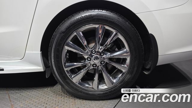 Kia Carnival Gasoline 7-Seater Limousine President 2019 — фото 21