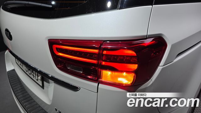 Kia Carnival Gasoline 7-Seater Limousine President 2019 — фото 23