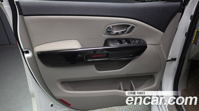 Kia Carnival Gasoline 7-Seater Limousine President 2019 — фото 24