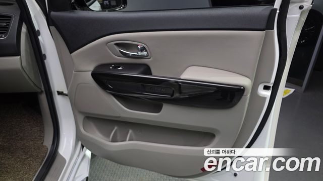 Kia Carnival Gasoline 7-Seater Limousine President 2019 — фото 25