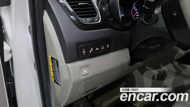 Kia Carnival Gasoline 7-Seater Limousine President 2019 — фото 29
