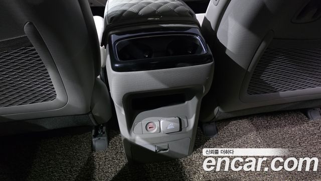 Kia Carnival Gasoline 7-Seater Limousine President 2019 — фото 32