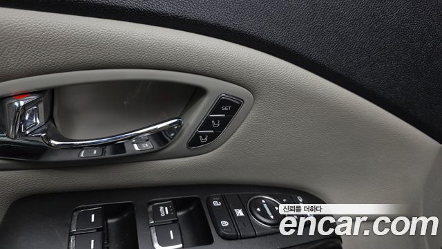 Kia Carnival Gasoline 7-Seater Limousine President 2019 — фото 35