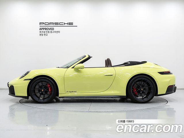 Porsche 911 (992) Carrera 4 GTS Cabriolet 2025 — фото 6