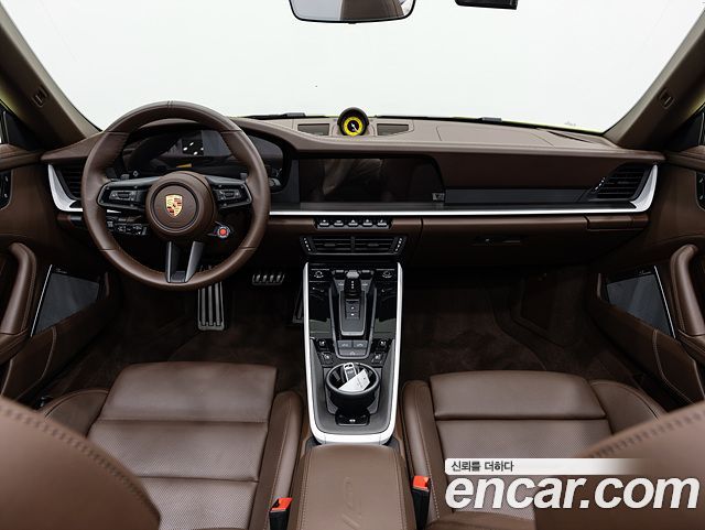 Porsche 911 (992) Carrera 4 GTS Cabriolet 2025 — фото 7