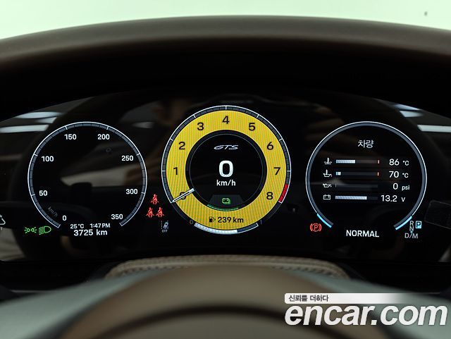 Porsche 911 (992) Carrera 4 GTS Cabriolet 2025 — фото 8