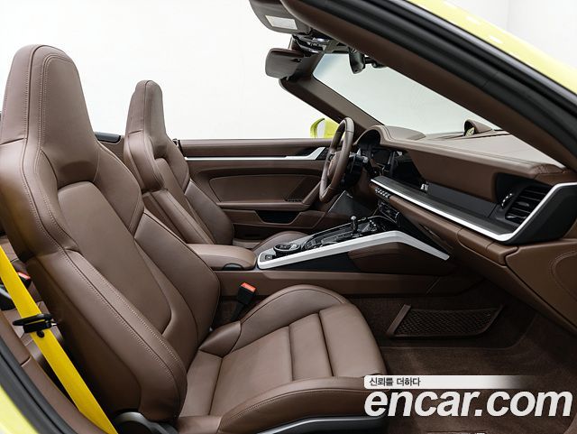 Porsche 911 (992) Carrera 4 GTS Cabriolet 2025 — фото 21